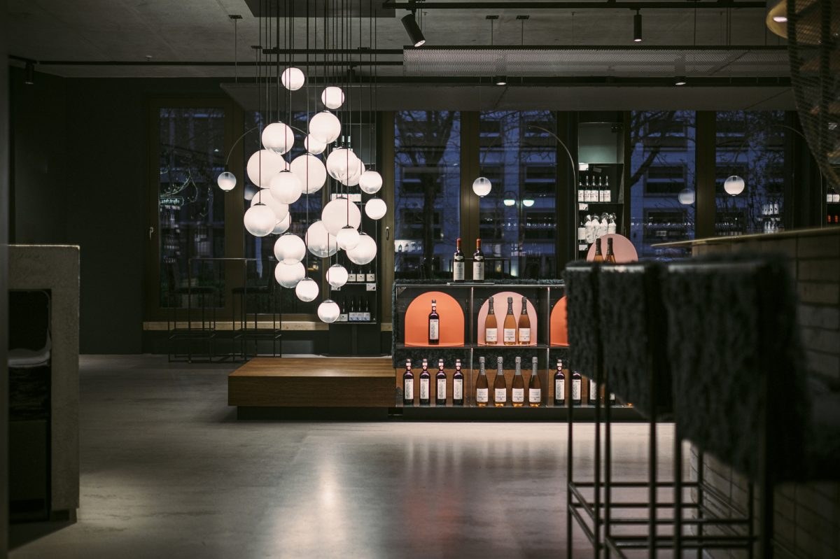 Projektfoto GREGORS boutique vinothek – Innenausbau und Gastronomie